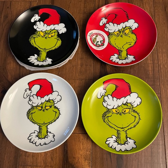 Dr. Seuss Dining Dr Seuss The Grinch Set 4 Dessert Plates Poshmark